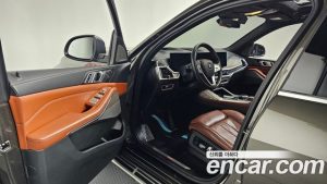 BMW X7 xDrive 40i Design Pure Excellence 6 2023 года из Южной Кореи