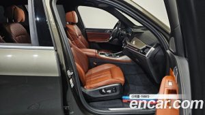 BMW X7 xDrive 40i Design Pure Excellence 6 2023 года из Южной Кореи