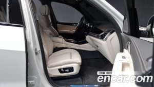 BMW X5 xDrive 40i M Sport 2025 года из Южной Кореи