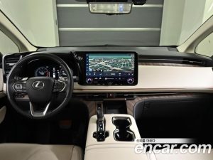 Lexus LM 500h Royal 2025 года из Южной Кореи