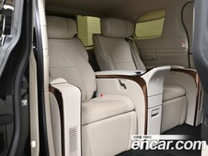 Lexus LM 500h Royal 2025 года из Южной Кореи