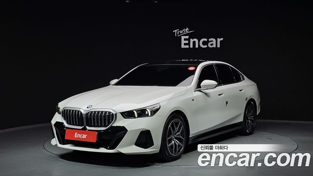 BMW 5-Series 520i M Sport 2024 года из Кореи