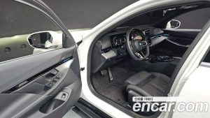 BMW 5-Series 520i M Sport 2024 года из Южной Кореи