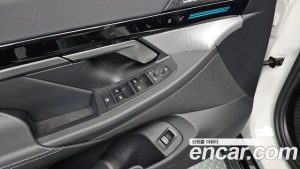 BMW 5-Series 520i M Sport 2024 года из Южной Кореи