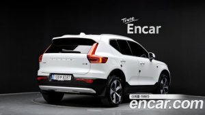 Volvo XC40 B4 Ultra Bright 2025 года из Южной Кореи