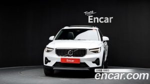 Volvo XC40 B4 Ultra Bright 2025 года из Южной Кореи