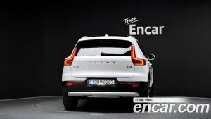Volvo XC40 B4 Ultra Bright 2025 года из Южной Кореи