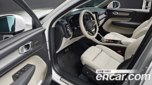 Volvo XC40 B4 Ultra Bright 2025 года из Южной Кореи