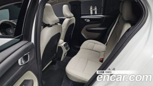 Volvo XC40 B4 Ultra Bright 2025 года из Южной Кореи