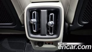 Volvo XC40 B4 Ultra Bright 2025 года из Южной Кореи