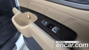 Kia Sorento HEV 1.6 2WD 2024 года из Южной Кореи