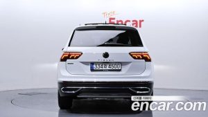 Volkswagen Tiguan 2.0 TSI Prestige 2023 года из Южной Кореи