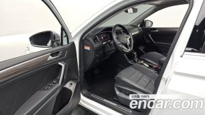 Volkswagen Tiguan 2.0 TSI Prestige 2023 года из Южной Кореи