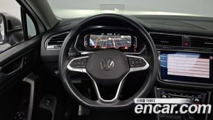 Volkswagen Tiguan 2.0 TSI Prestige 2023 года из Южной Кореи