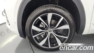 Volkswagen Atlas 2.0 TSI R-LINE 7-Seater 2025 года из Южной Кореи