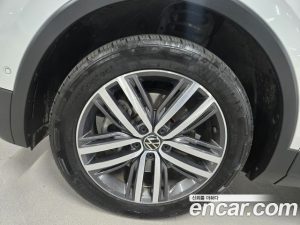 Volkswagen Tiguan 2.0 TSI Prestige 2022 года из Южной Кореи