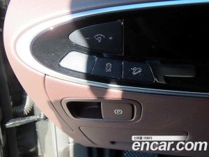 Genesis GV70 2.5T Бензин AWD 2025 года из Южной Кореи