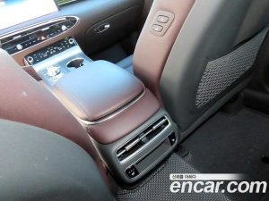 Genesis GV70 2.5T Бензин AWD 2025 года из Южной Кореи
