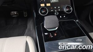 Land Rover Range Rover Velar 2.0 P250 R-Dynamic SE 2023 года из Южной Кореи