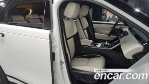 Land Rover Range Rover Velar 2.0 P250 R-Dynamic SE 2023 года из Южной Кореи