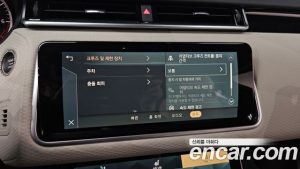 Land Rover Range Rover Velar 2.0 P250 R-Dynamic SE 2023 года из Южной Кореи