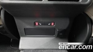 Land Rover Range Rover Velar 2.0 P250 R-Dynamic SE 2023 года из Южной Кореи