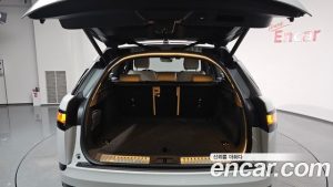Land Rover Range Rover Velar 2.0 P250 R-Dynamic SE 2023 года из Южной Кореи
