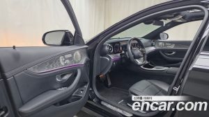 Mercedes-Benz E-Class E350 4MATIC AMG Line 2023 года из Южной Кореи