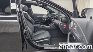 Mercedes-Benz E-Class E350 4MATIC AMG Line 2023 года из Южной Кореи