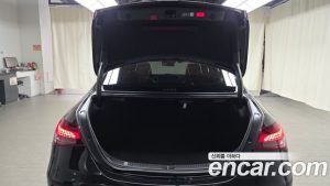 Mercedes-Benz E-Class E350 4MATIC AMG Line 2023 года из Южной Кореи