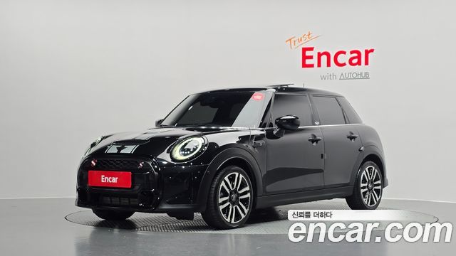Mini Cooper 5Door CLASSIC 2024 года из Кореи