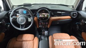 Mini Cooper 5Door CLASSIC 2024 года из Южной Кореи