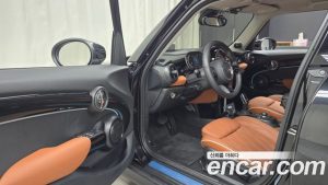 Mini Cooper 5Door CLASSIC 2024 года из Южной Кореи