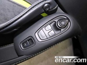 Astonmartin Vantage 4.0 V8 Roadster F1 Edition 2022 года из Южной Кореи