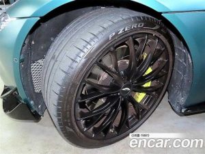 Astonmartin Vantage 4.0 V8 Roadster F1 Edition 2022 года из Южной Кореи
