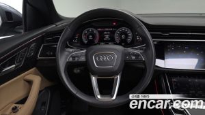 Audi Q8 45 TDI 4WD Premium 2023 года из Южной Кореи