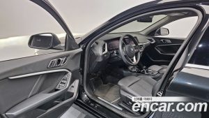 BMW 1-Series 120i Sport 2023 года из Южной Кореи