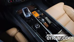 Volvo XC60 B5 ULTIMATE Bright 2024 года из Южной Кореи