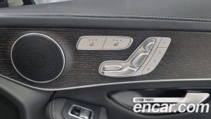 Mercedes-Benz GLC-Class GLC300 4MATIC Coupe 2023 года из Южной Кореи