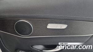 Mercedes-Benz GLC-Class GLC300 4MATIC Coupe 2023 года из Южной Кореи
