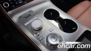 Genesis GV70 2.5T Бензин 2WD 2025 года из Южной Кореи