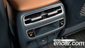 Genesis GV70 2.5T Бензин 2WD 2025 года из Южной Кореи