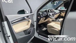 Audi Q5 45 TFSI 4WD Premium 2024 года из Южной Кореи