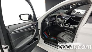 BMW 5-Series 520i M Sport 2023 года из Южной Кореи