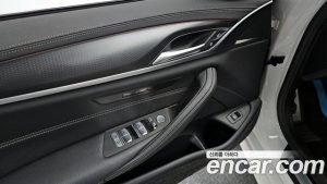 BMW 5-Series 520i M Sport 2023 года из Южной Кореи