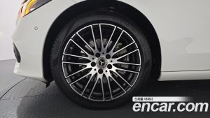 Mercedes-Benz C-Class C200 Avantgarde 2024 года из Южной Кореи