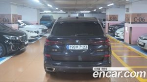 BMW X5 xDrive 40i M Sport 2025 года из Южной Кореи