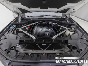 BMW X7 xDrive 40i M Sport 6 2024 года из Южной Кореи