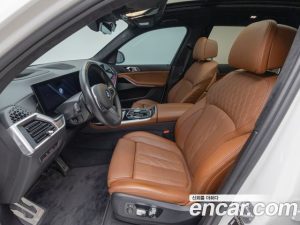 BMW X7 xDrive 40i M Sport 6 2024 года из Южной Кореи