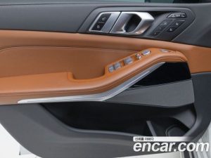 BMW X7 xDrive 40i M Sport 6 2024 года из Южной Кореи
